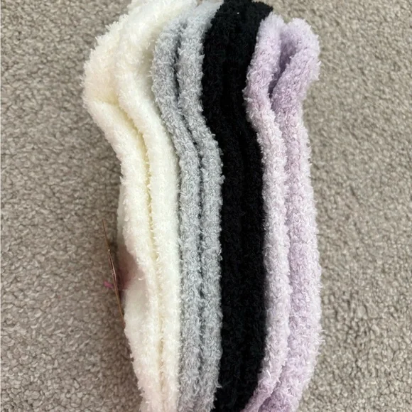 Born cozy socks ~ set of 4! - Picture 2 of 4
